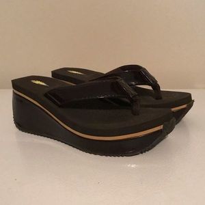 Volatile Flip Flop Wedges